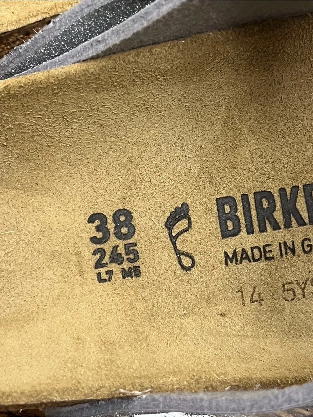 Birkenstock no signs